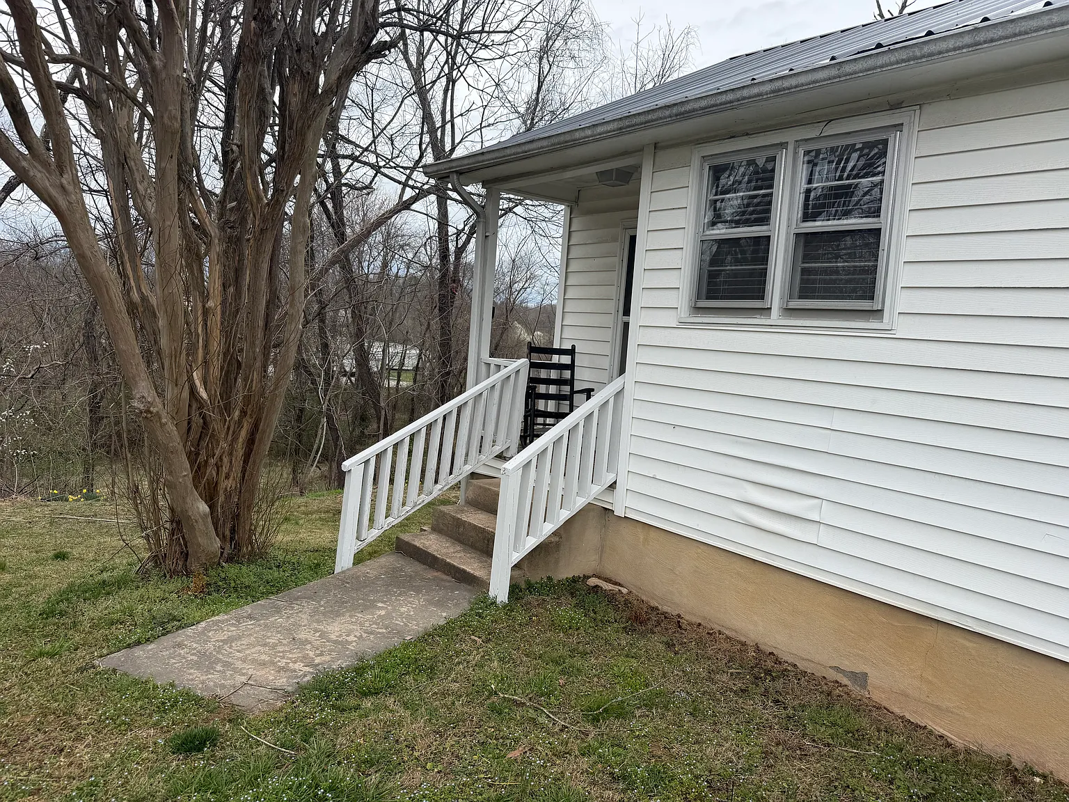 2 bed, 900 sqft, $1,200 — Photo 2