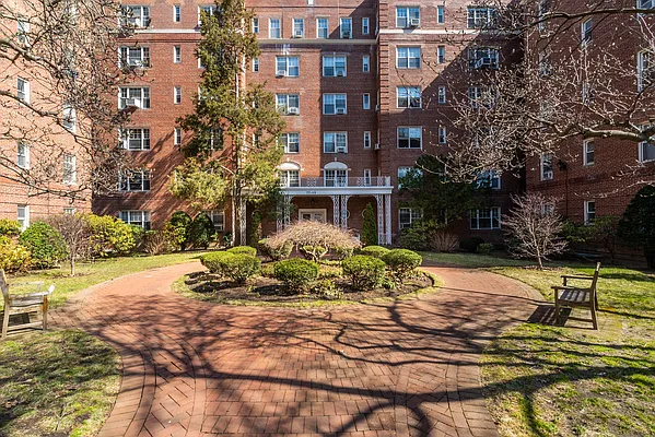 Sold by Lovett Realty, Inc. | media 22