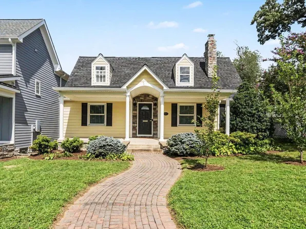 1319 Augustine Ave, Fredericksburg, VA 22401
