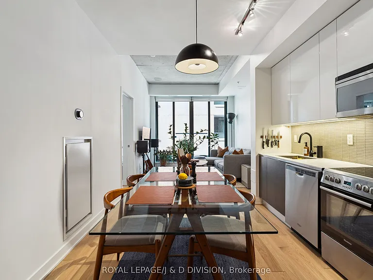 8 Dovercourt Rd #207 — Photo 6