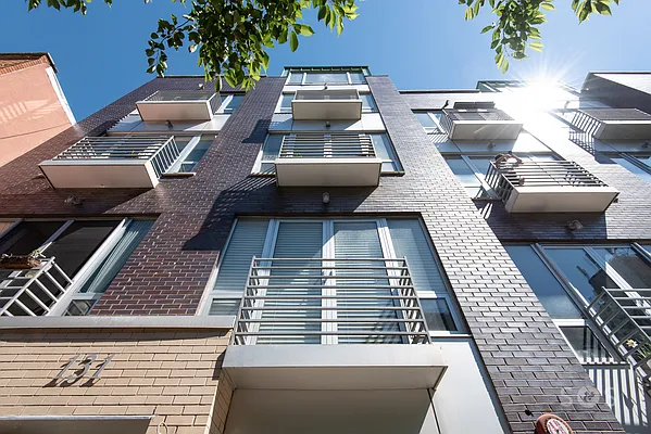 Sold by Brick&Mortar | media 15