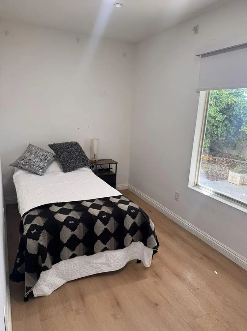 4 bed, 3.0 bath, 1888 sqft, $970 — Photo 1