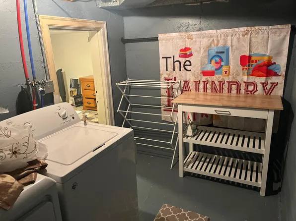 1208 Shenandoah Dr E, Seattle, WA 98112