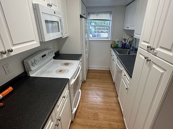 4th image of 140B Newton St #A5