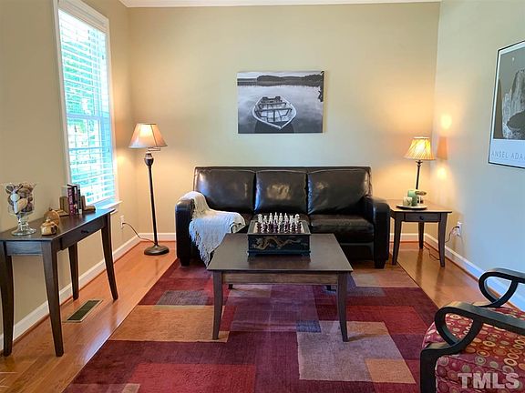 5th image of 428 Coach House Ln