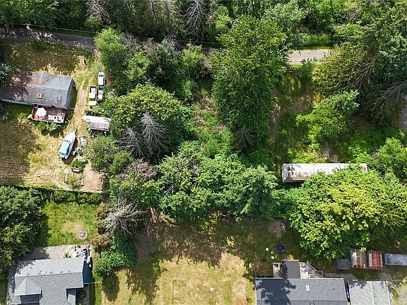4th image of 12015 58th Avenue E