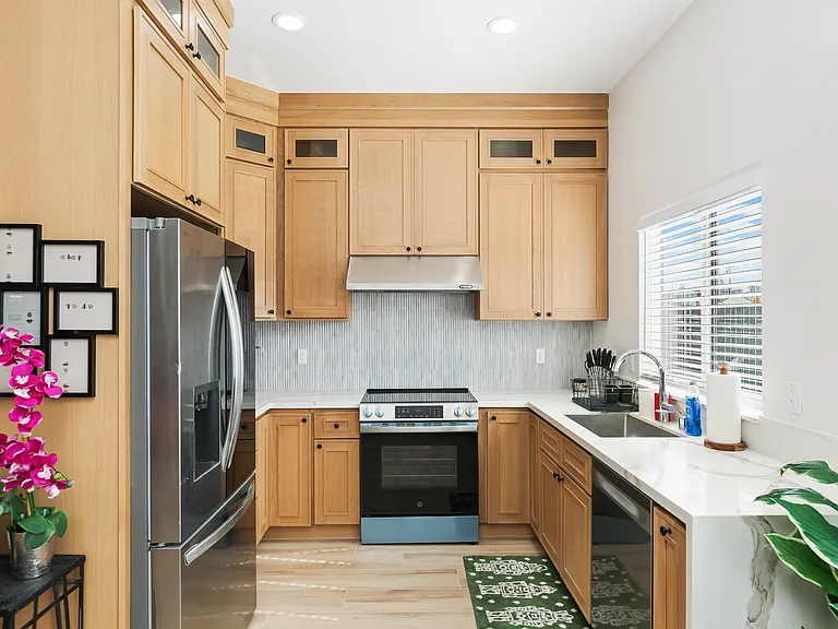 11081 College Ave #1 — Photo 7