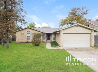 304 Shelmar Dr, Euless, TX 76039