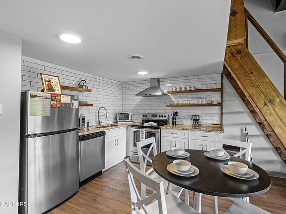 5th image of 1081 Cove Rd APT 1034