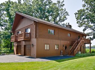 41 S Lake Ave, Grayslake, IL 60030