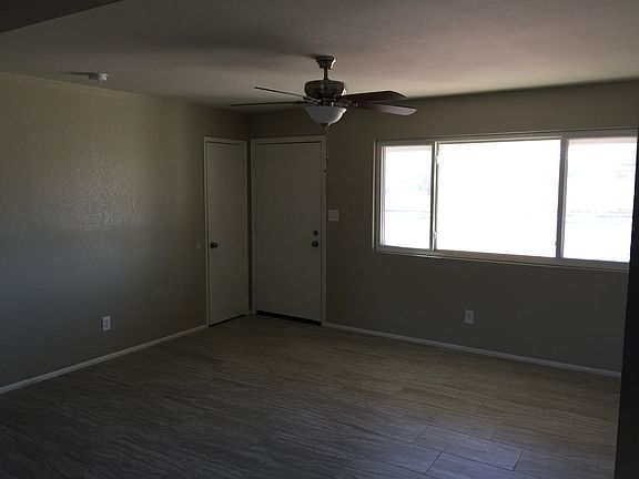 3rd image of 2348 E Jacinto Ave