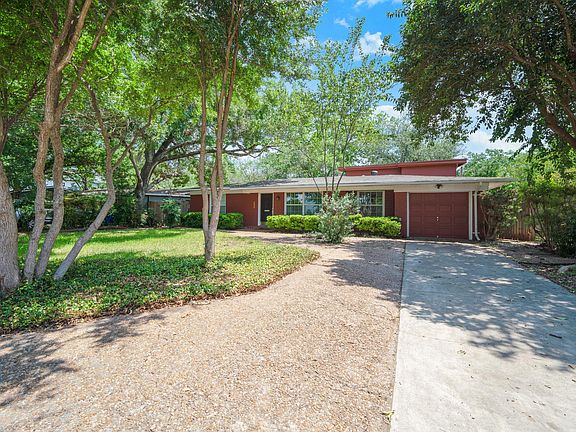 4th image of 326 Larkwood Dr