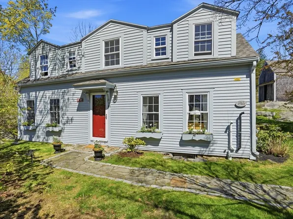303 Beechwood St, Cohasset, MA 02025
