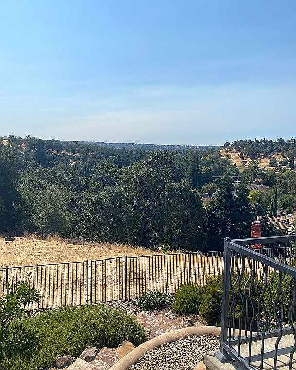 2nd image of 5218 Silver Peak Ln