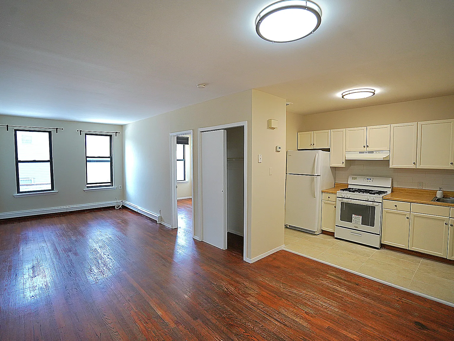 99-18 Metropolitan Avenue — Photo 1
