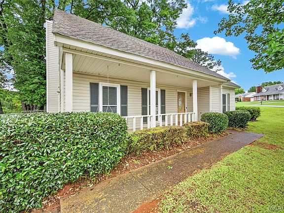 2nd image of 2936 Woodforest Ln
