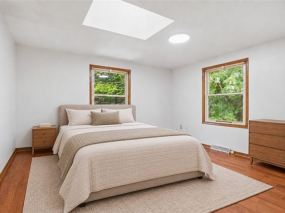 4th image of 103 Seville Ave
