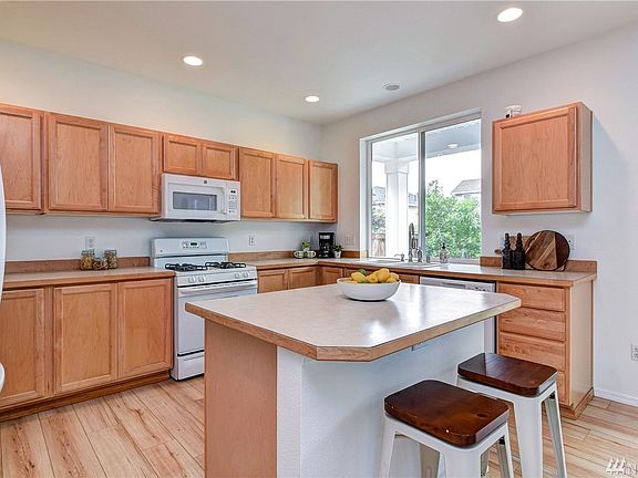 3rd image of 1509 66th St SE
