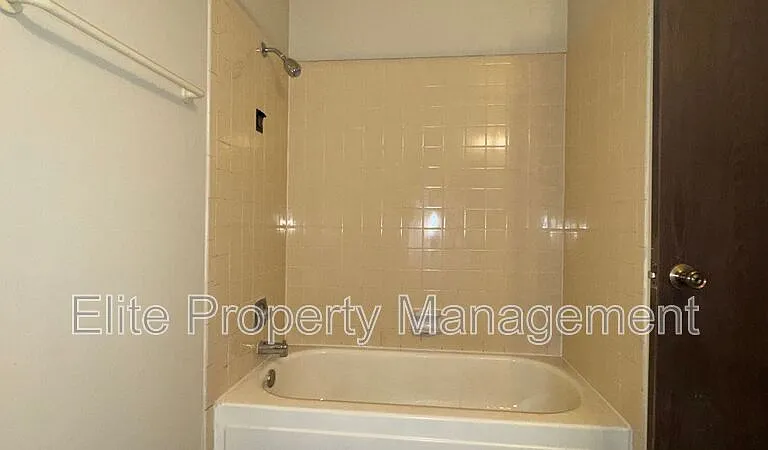 25 Royal Crest Dr #A — Photo 10