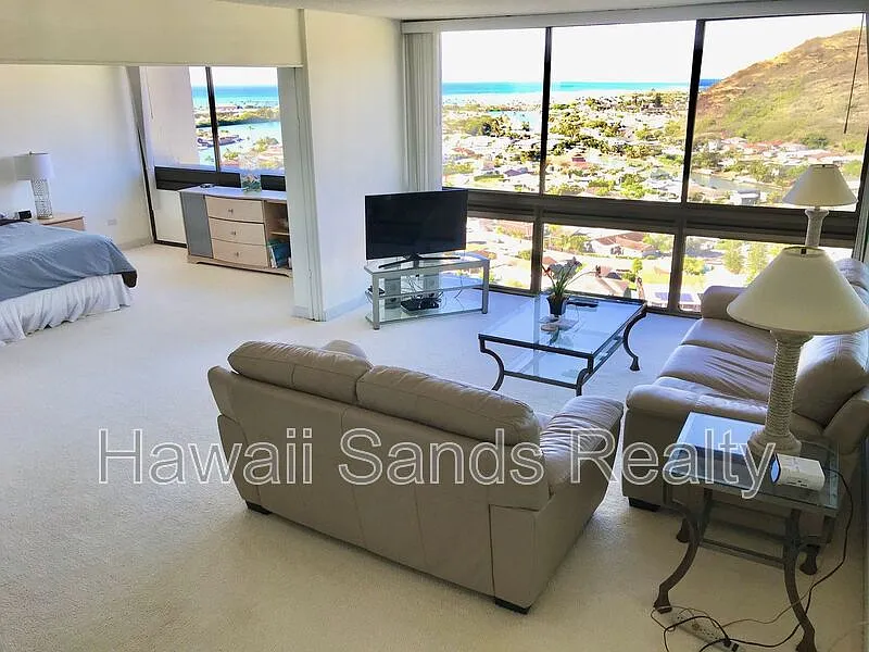 2 bed, 2.0 bath, 1274 sqft, $4,000 — Photo 3