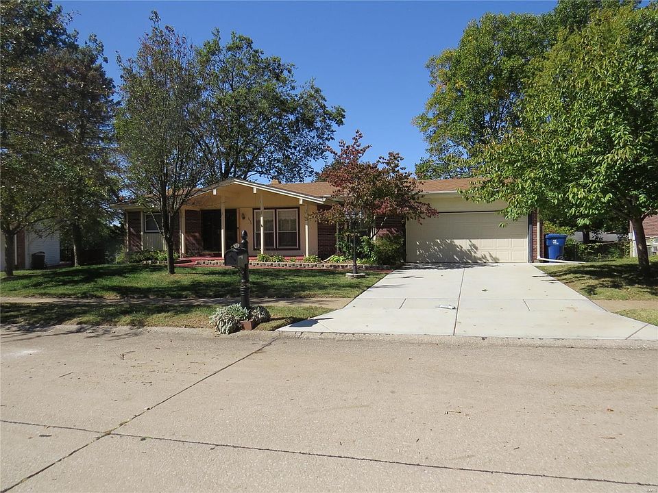 1st image of 3830 Woodcrest Dr