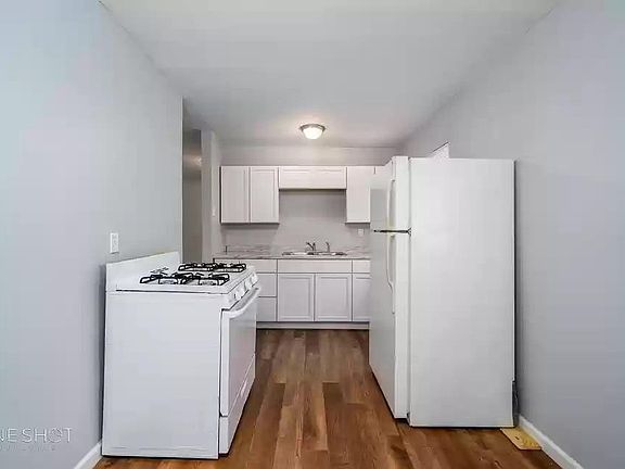 4th image of 525 N Bowie Dr