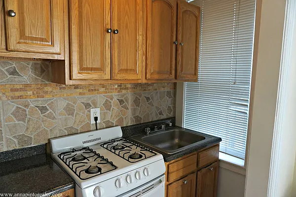 Rented by Anna Pinto Realty | media 24