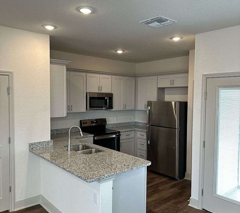 2nd image of 7608 Magnolia Village