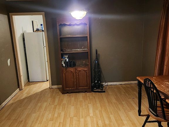 3rd image of 228 E 7th St