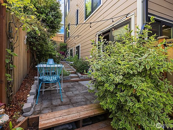 4th image of 1024 5th Avenue S #C001
