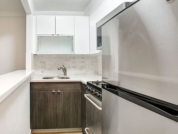 5th image of 530 2nd Ave APT 4E