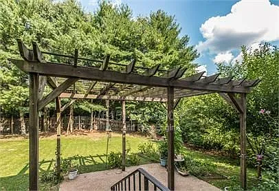 1244 Buckingham Cir — Photo 29