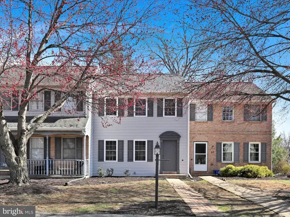 62 Brookfield Rd, Lititz, PA 17543