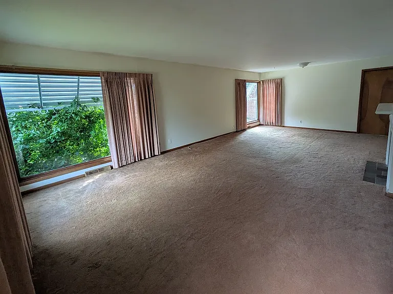 6234 N Canterbury Rd #UPSTAIRS — Photo 15