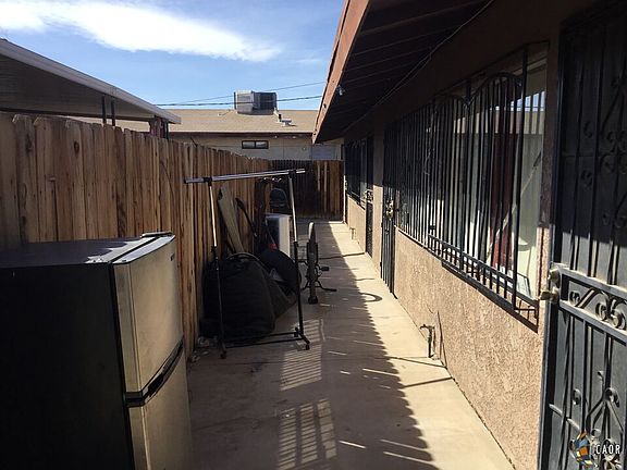 3rd image of 632 W Commercial Ave