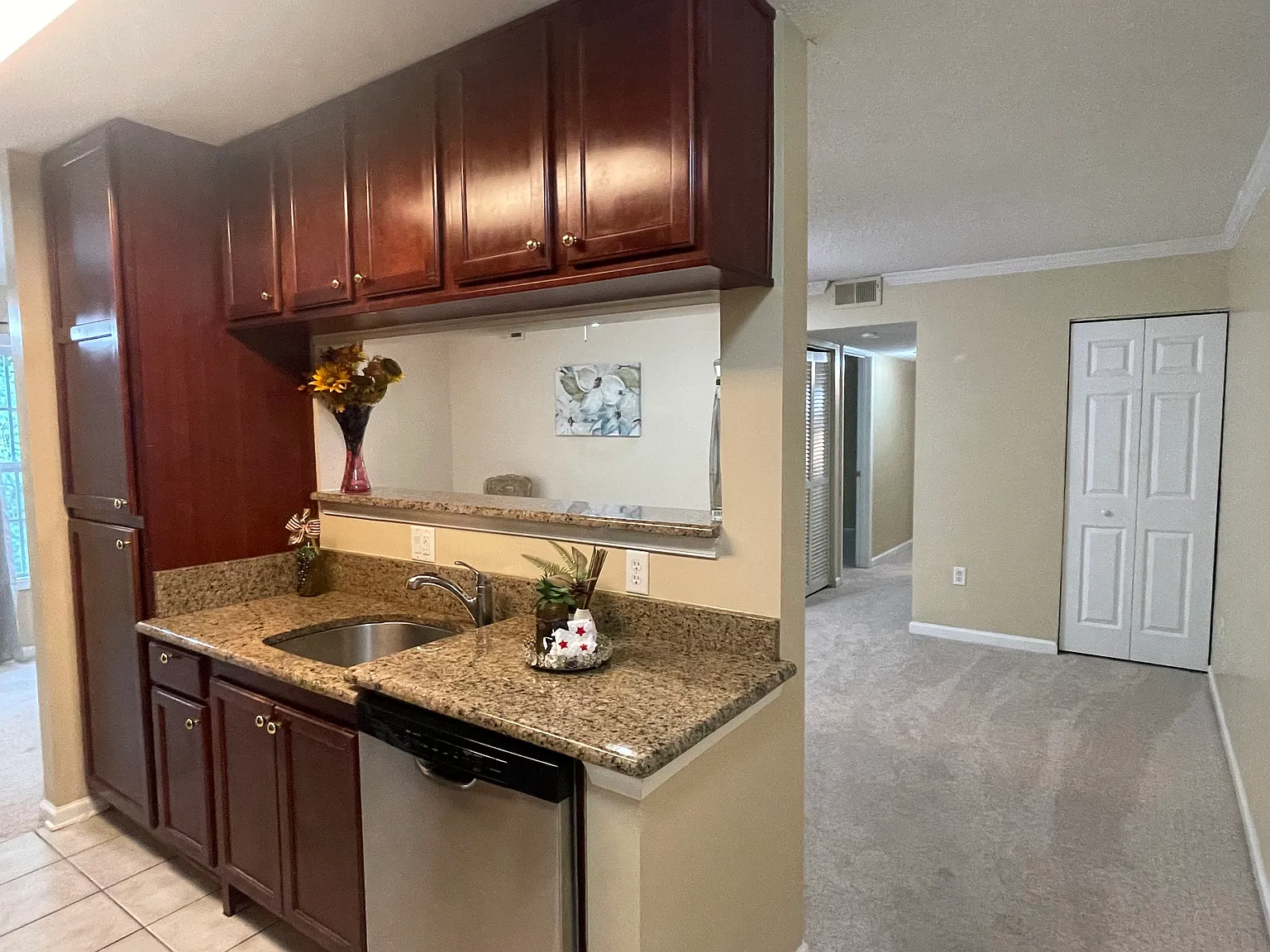 2 bed, 1.5 bath, 825 sqft, $1,900 — Photo 1