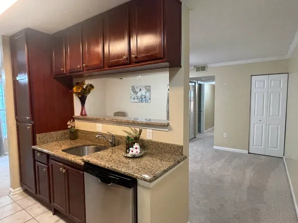 15528 Horseshoe Ln #528, Woodbridge, VA 22191