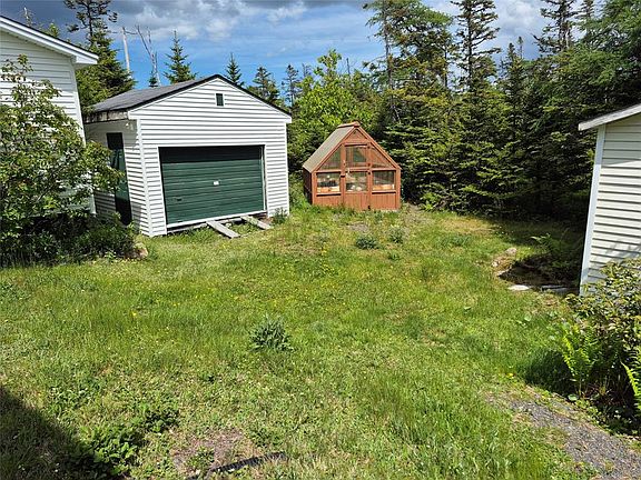 4th image of 25 Ocean Pond Road