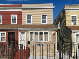 9023 185th St, Hollis, NY