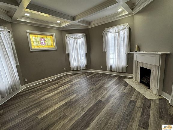 3rd image of 807 S Green St