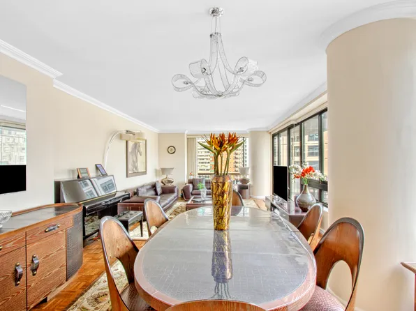 167 East 61st Street 11B image 2 of 25