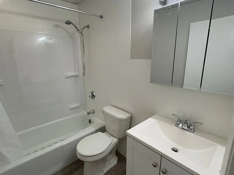 1093 Main St Apartments — Photo 13