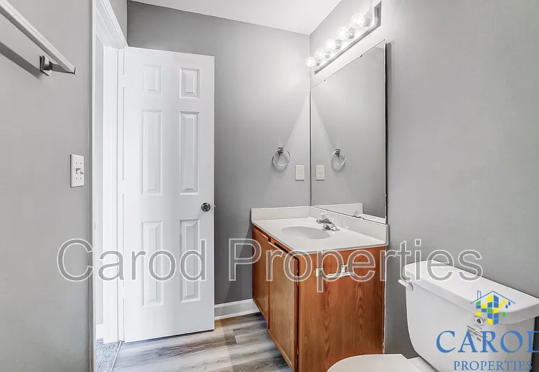 1015 Alston Hill Dr — Photo 25