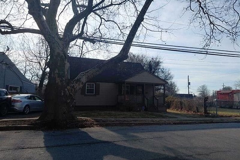 1st image of 2227 Green St