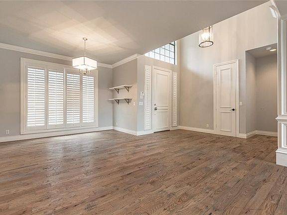 4th image of 916 Gleneagles Dr