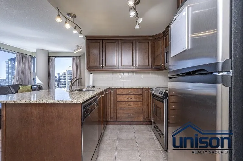 2 bed, 990 sqft, $2,700 — Photo 3