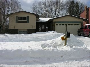 7615 Kingsbridge Rd, Canton, MI 48187