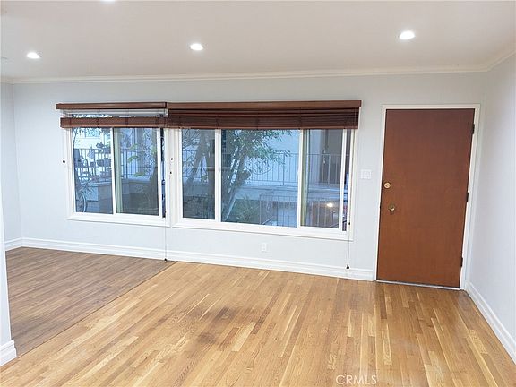 3rd image of 1019 6th St APT 6