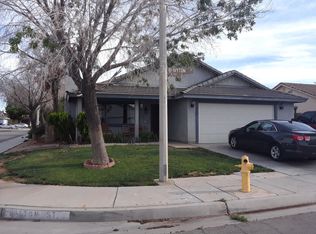 746 E Ivyton St, Lancaster, CA 93535