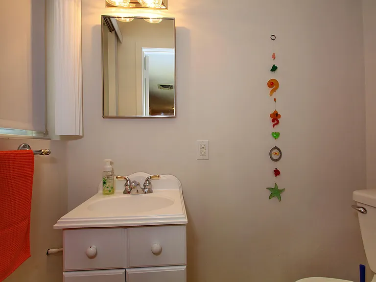 42-05 Naugle Dr — Photo 17